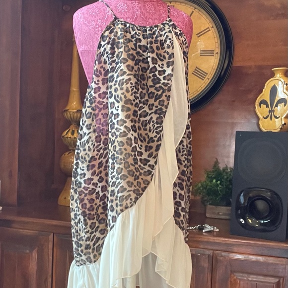 Leopard print split front top - Picture 3 of 5